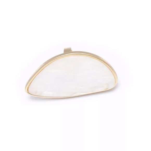 Geometric Oversized Faux Pearl Resin Ring - Picture 2 of 9